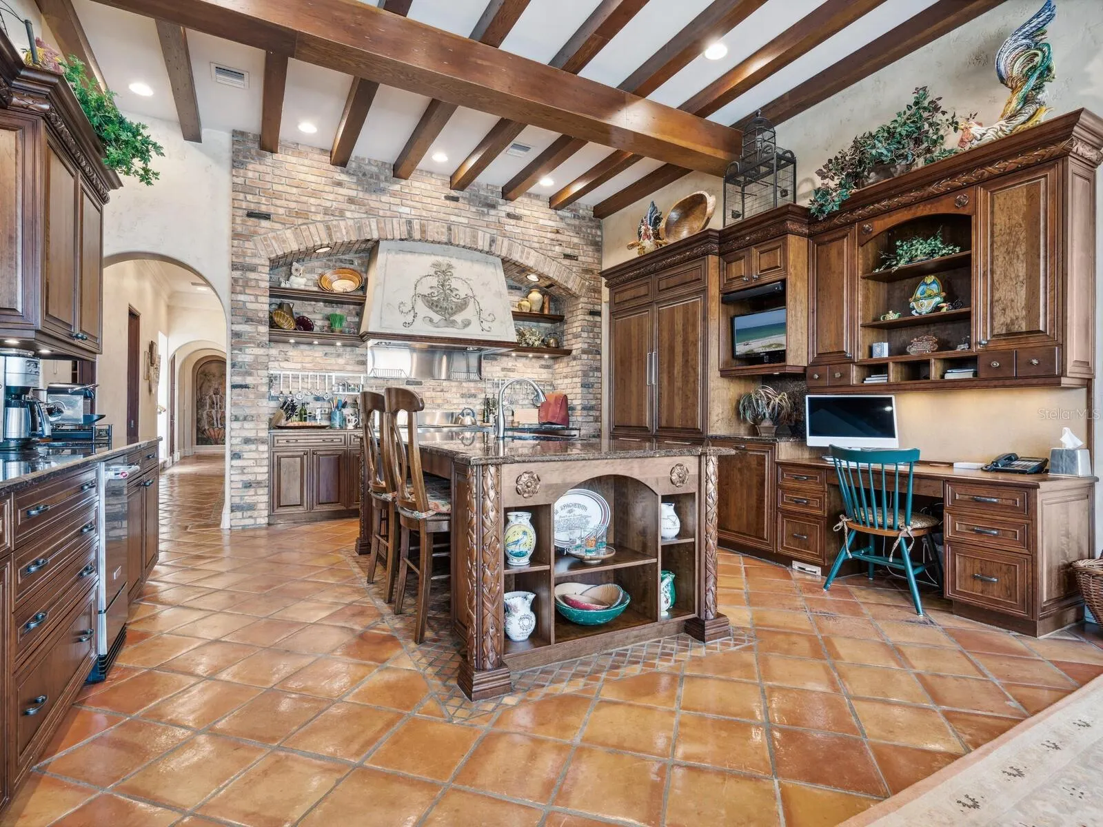 1216 N CASEY KEY RD
