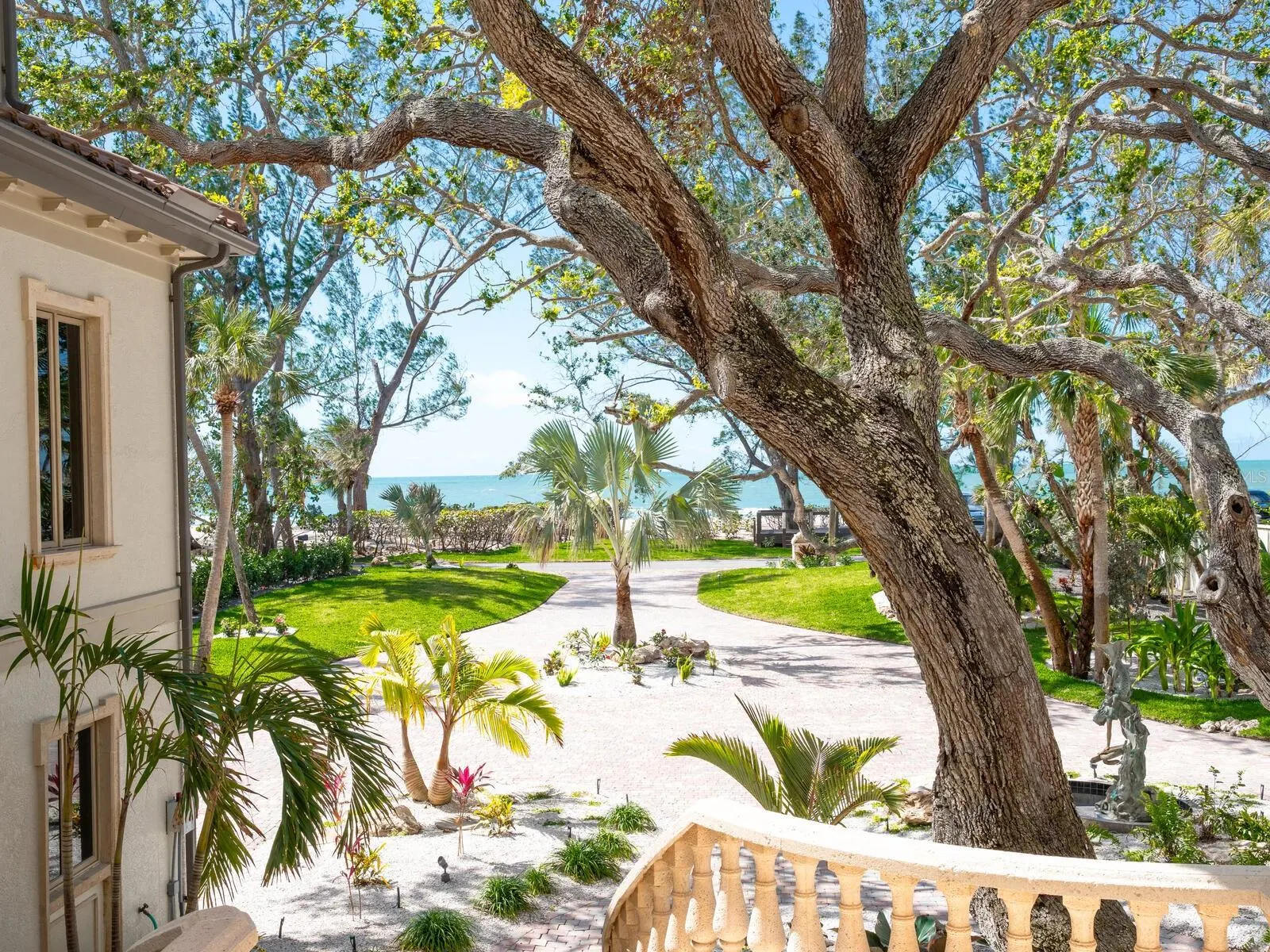 1216 N CASEY KEY RD
