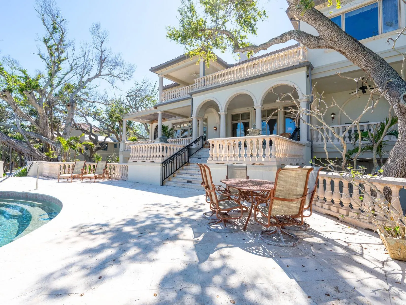 1216 N CASEY KEY RD