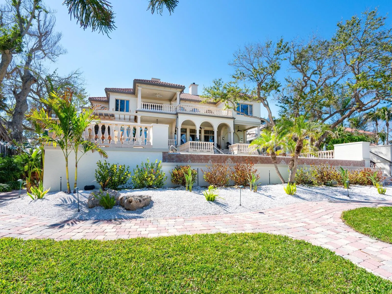1216 N CASEY KEY RD