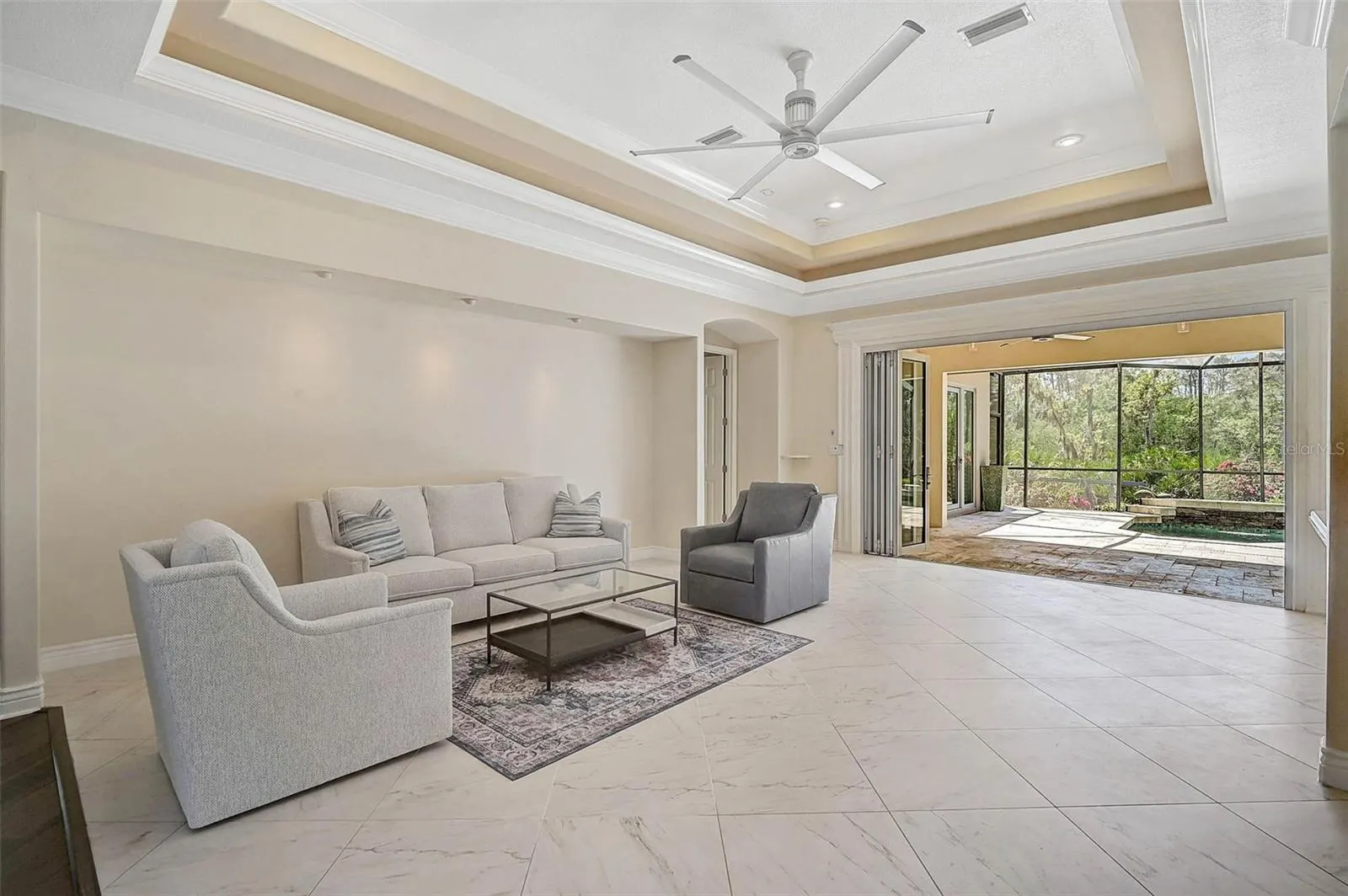 13 BAYHEAD LN