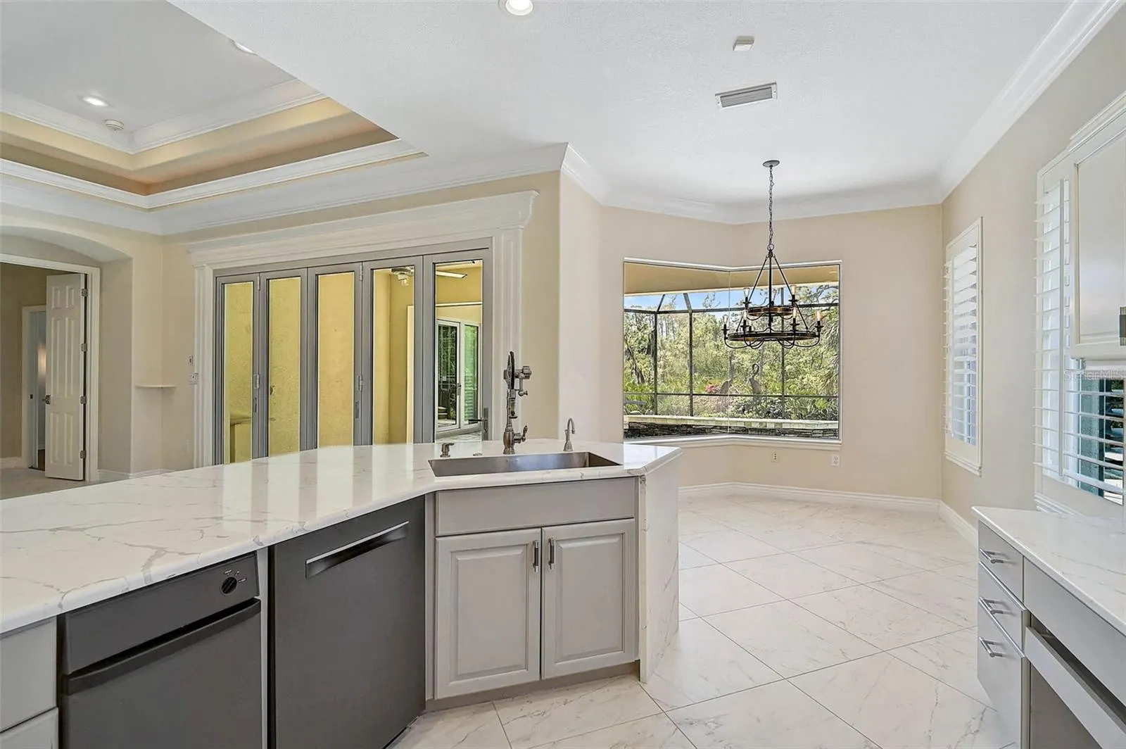 13 BAYHEAD LN