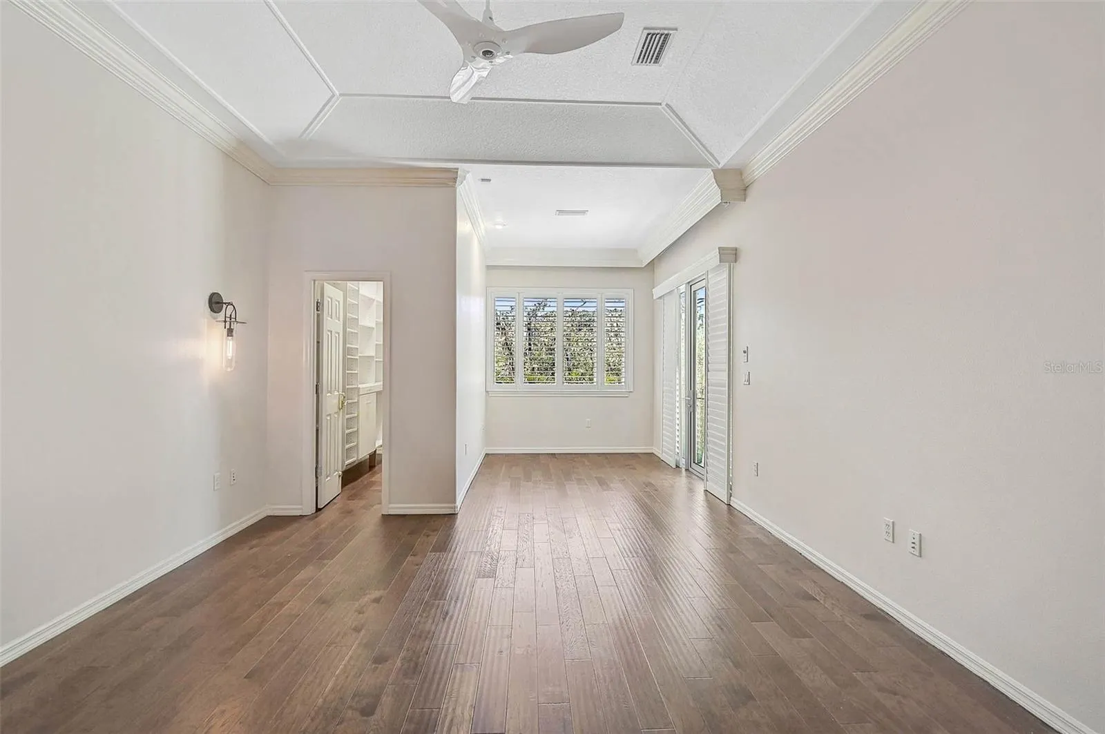 13 BAYHEAD LN