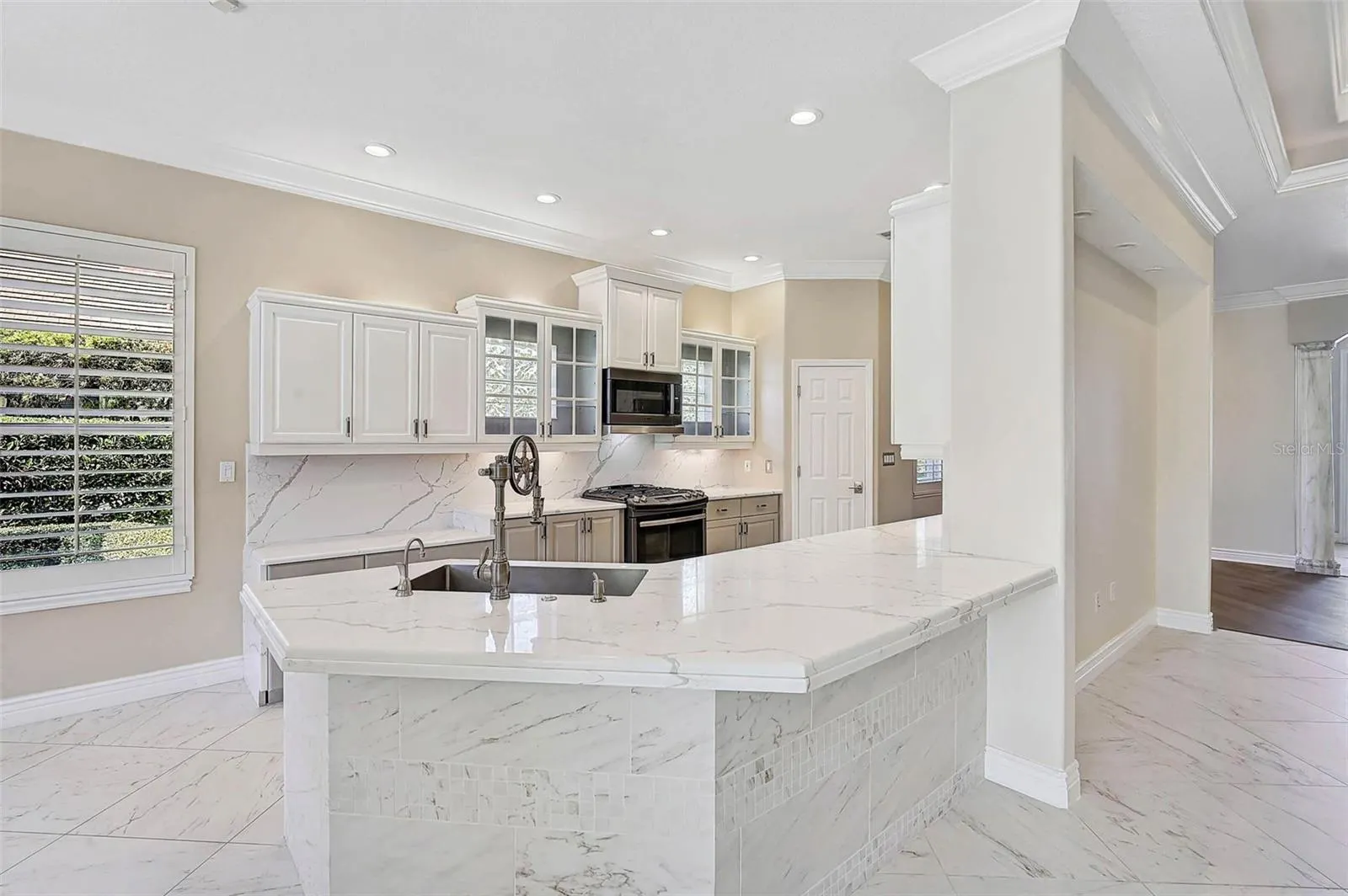 13 BAYHEAD LN