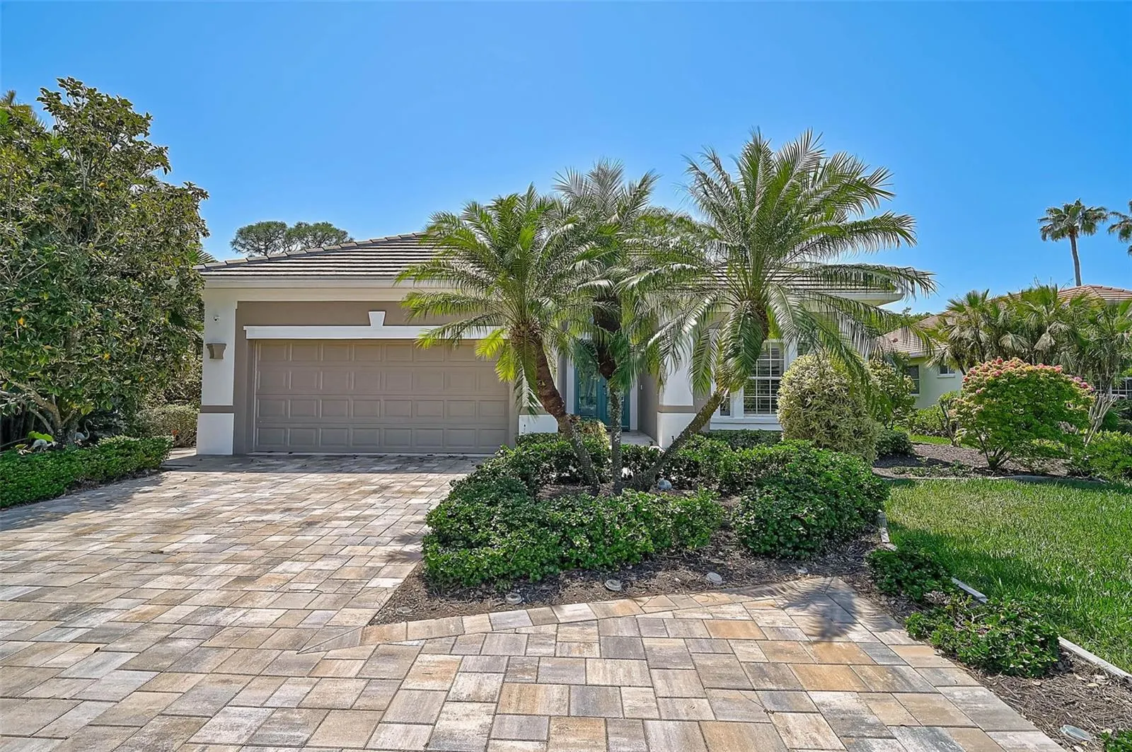 13 BAYHEAD LN