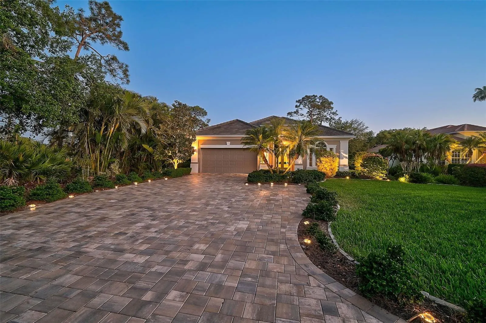 13 BAYHEAD LN