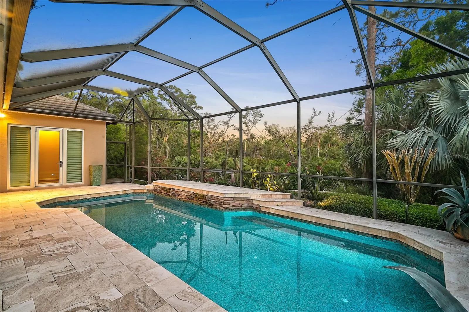 13 BAYHEAD LN