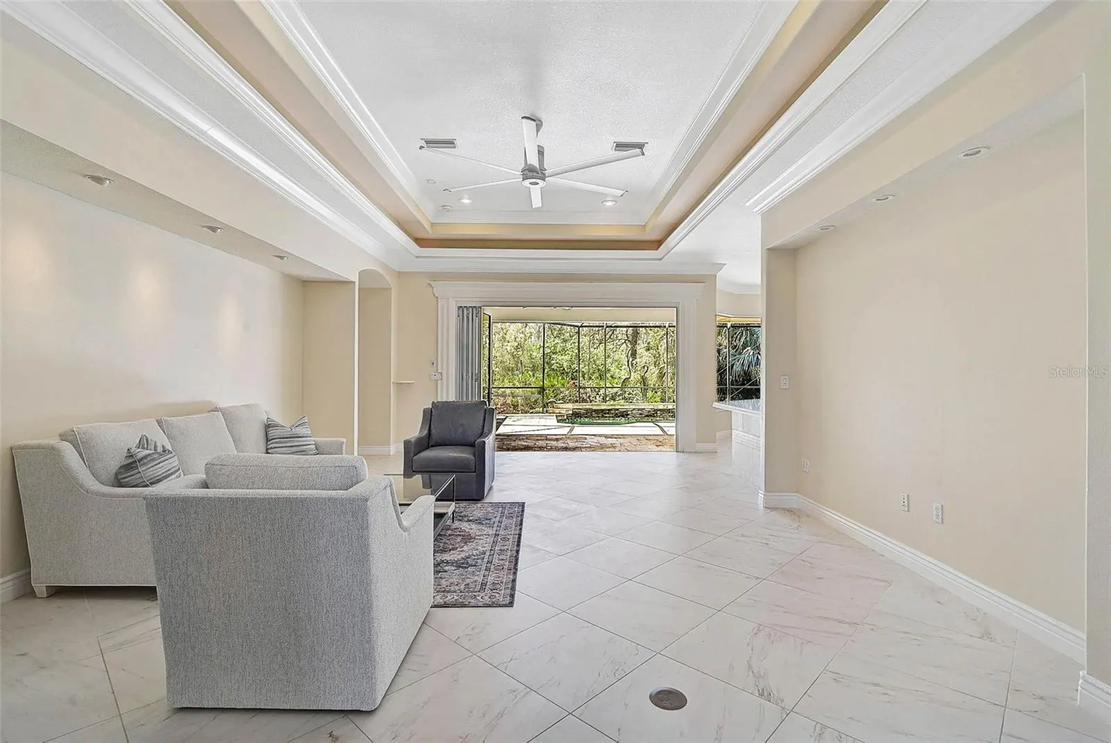 13 BAYHEAD LN