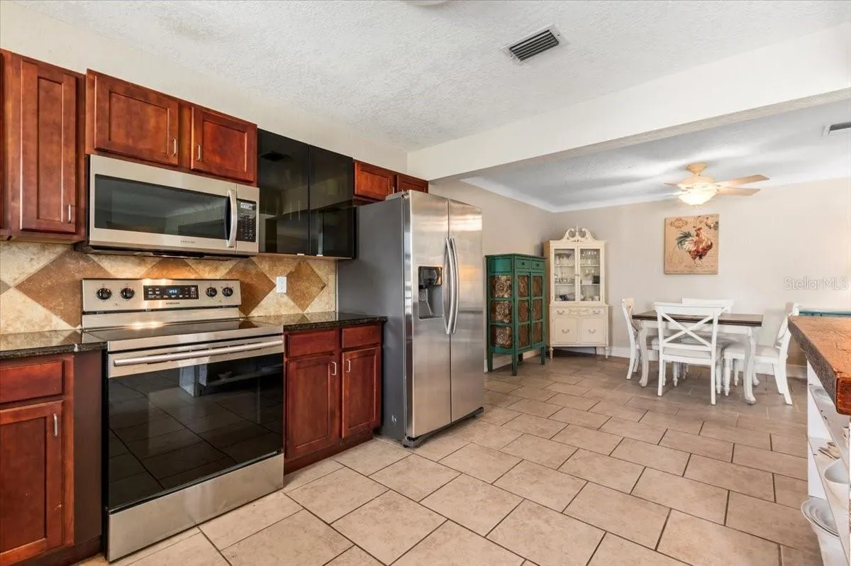 337 SOMERSET AVE