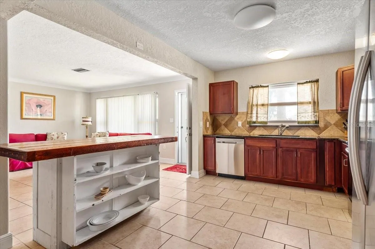 337 SOMERSET AVE