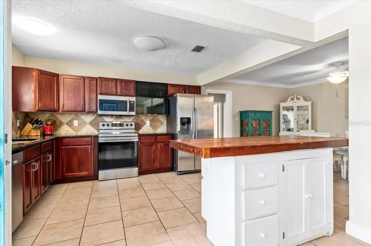 337 SOMERSET AVE