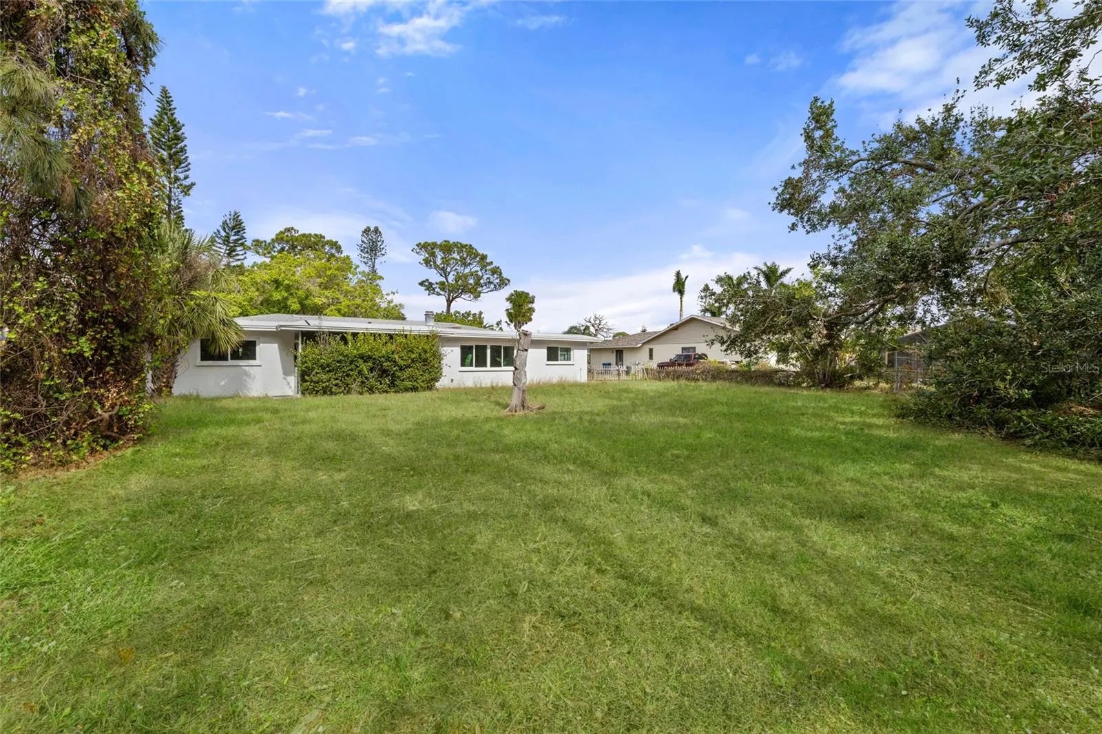 346 SUWANEE AVE