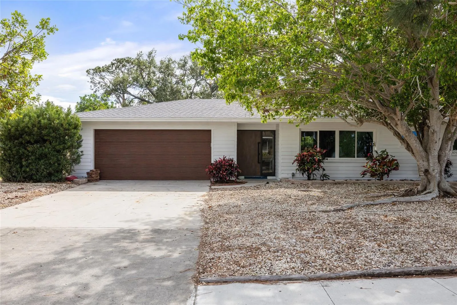 346 SUWANEE AVE