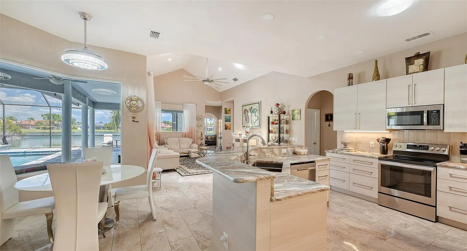 1085 MALLARD MARSH DR