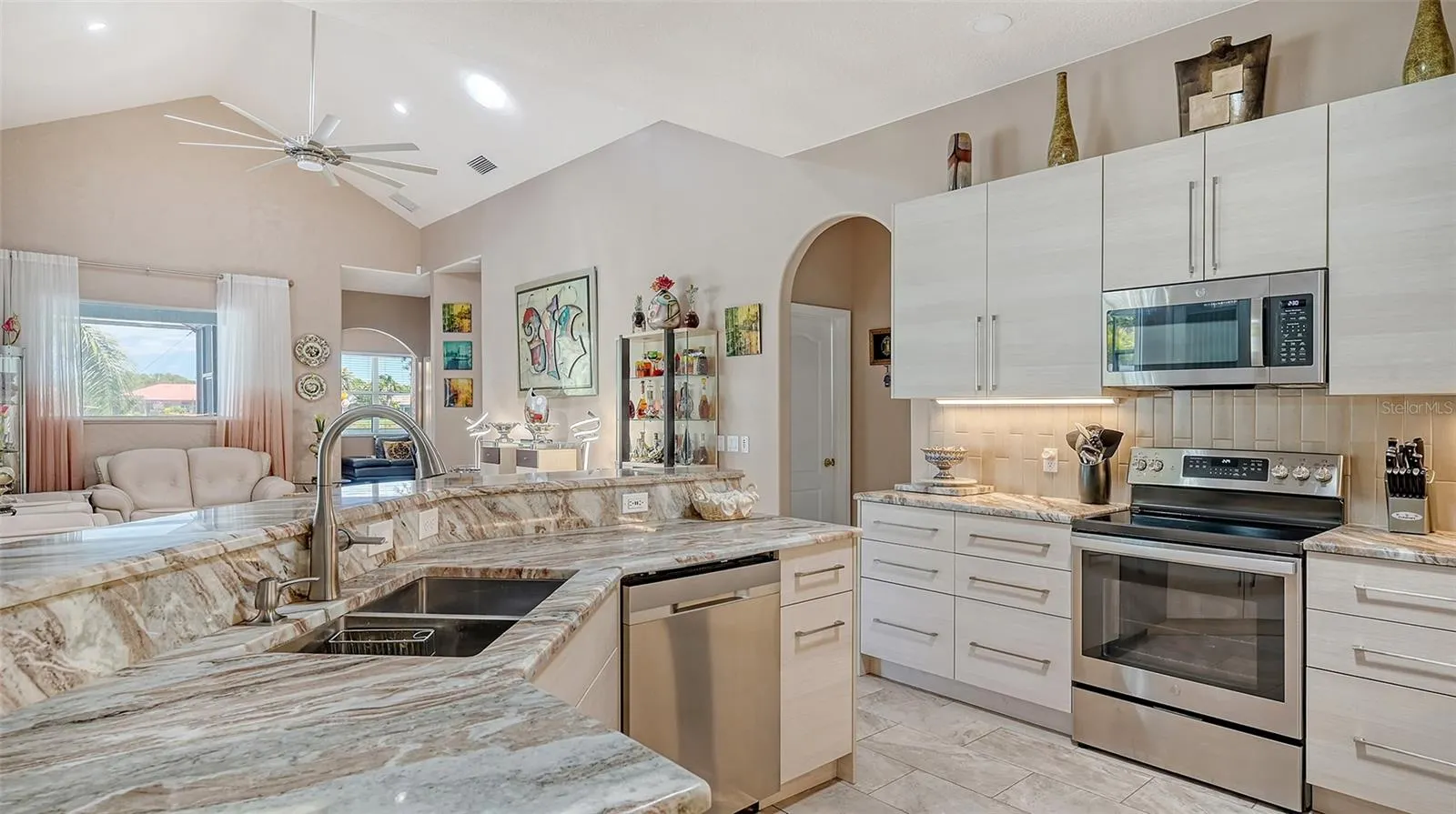 1085 MALLARD MARSH DR