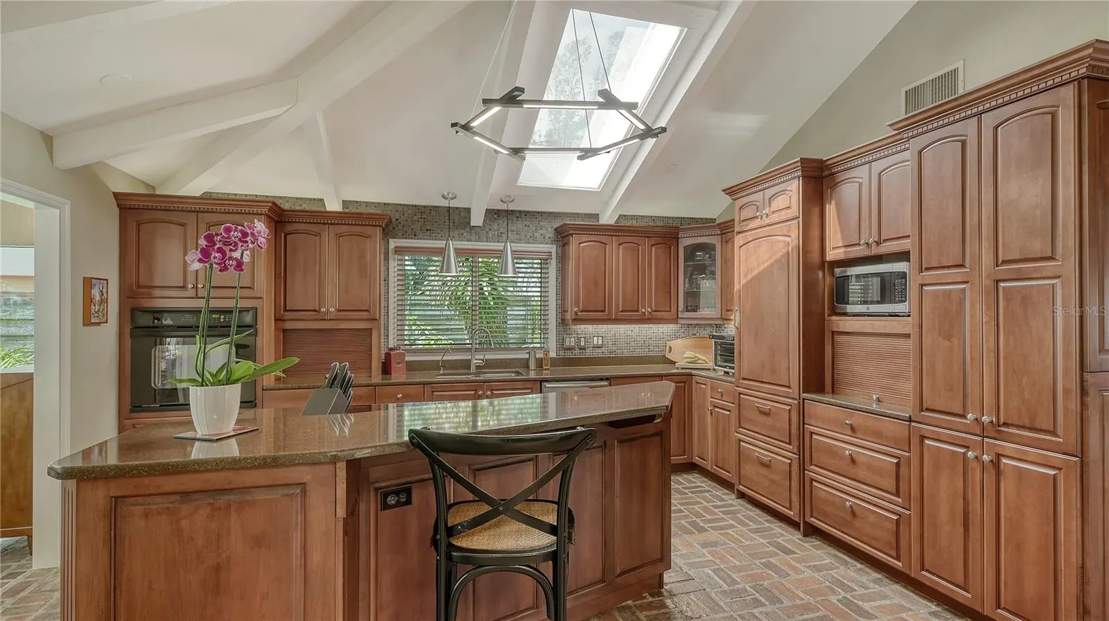 1042 N CASEY KEY RD