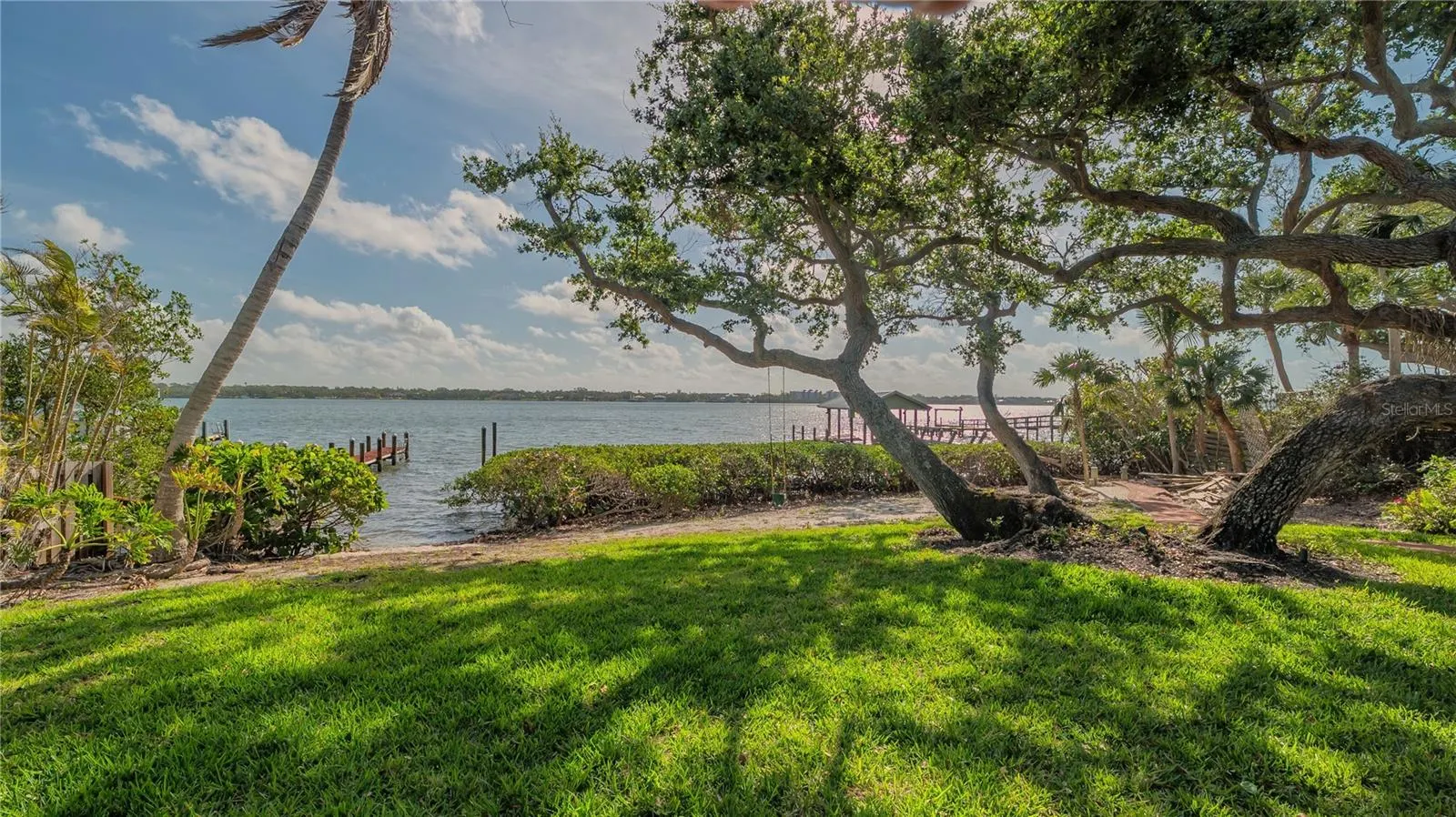 1042 N CASEY KEY RD
