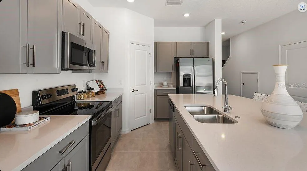 5889 BISCOTTI ST