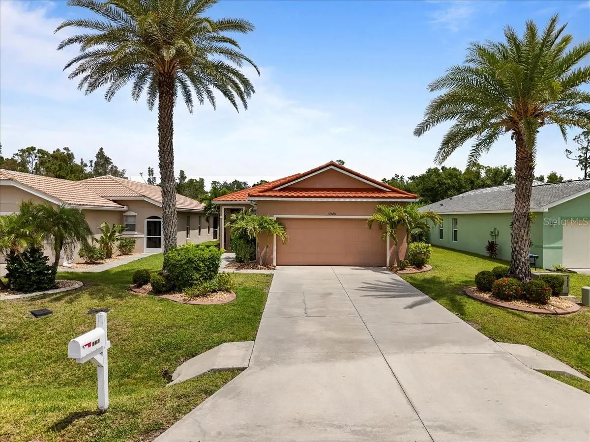 13180 SW PEMBROKE CIR N
