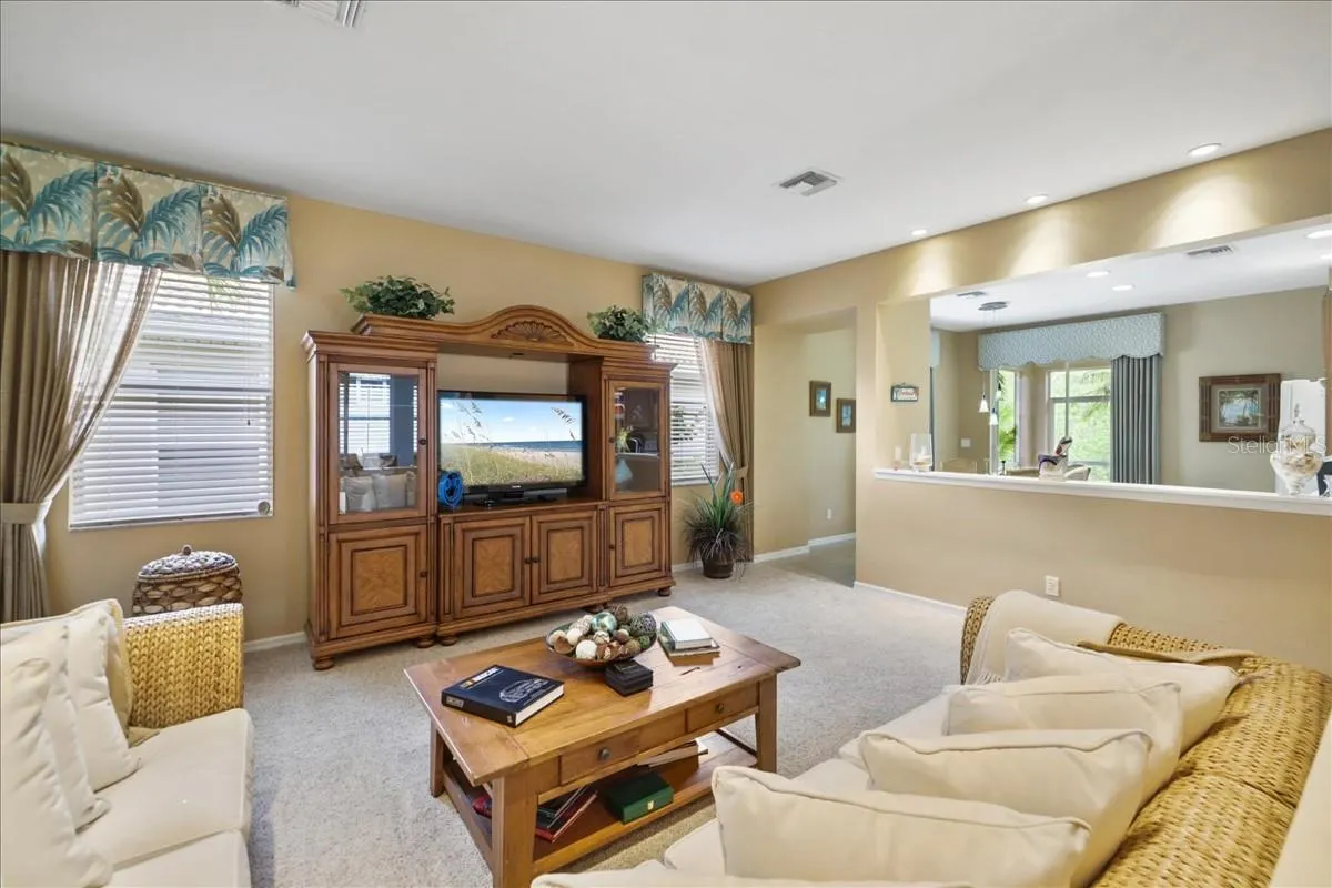 13180 SW PEMBROKE CIR N