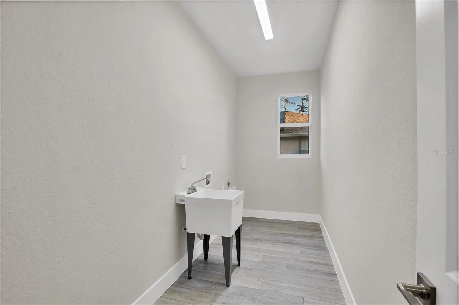 2258 MARGARET LN