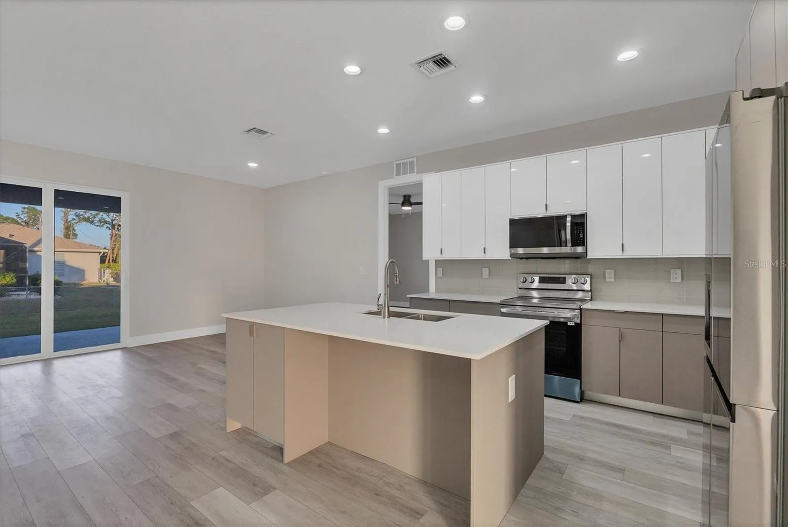 2258 MARGARET LN