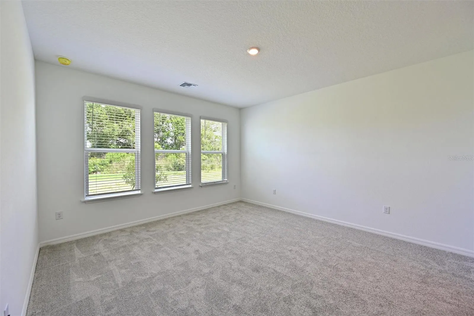 15033 SHADY PALMS LN