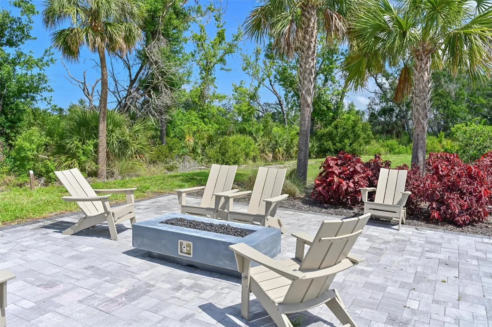 15033 SHADY PALMS LN