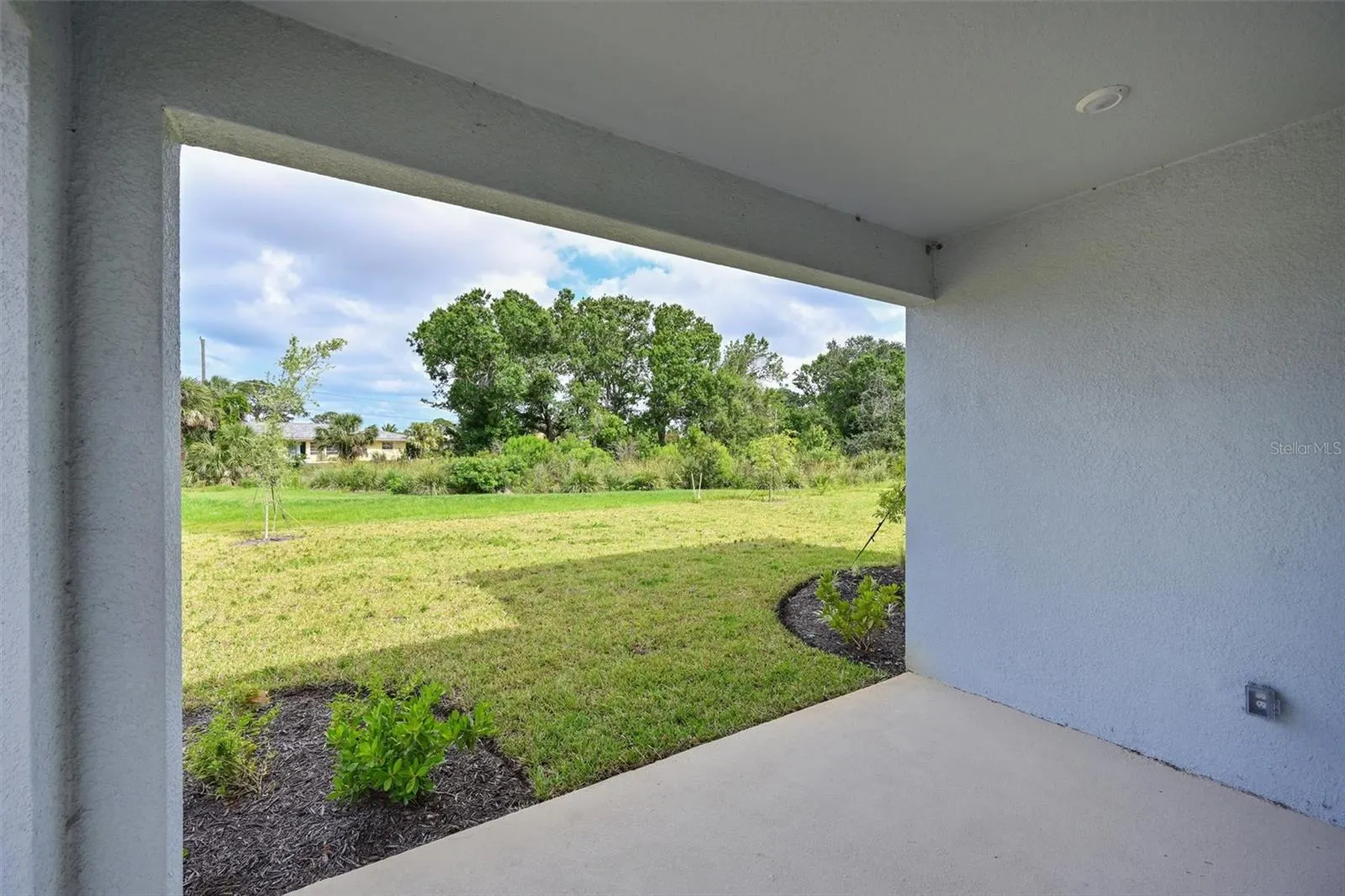 15033 SHADY PALMS LN