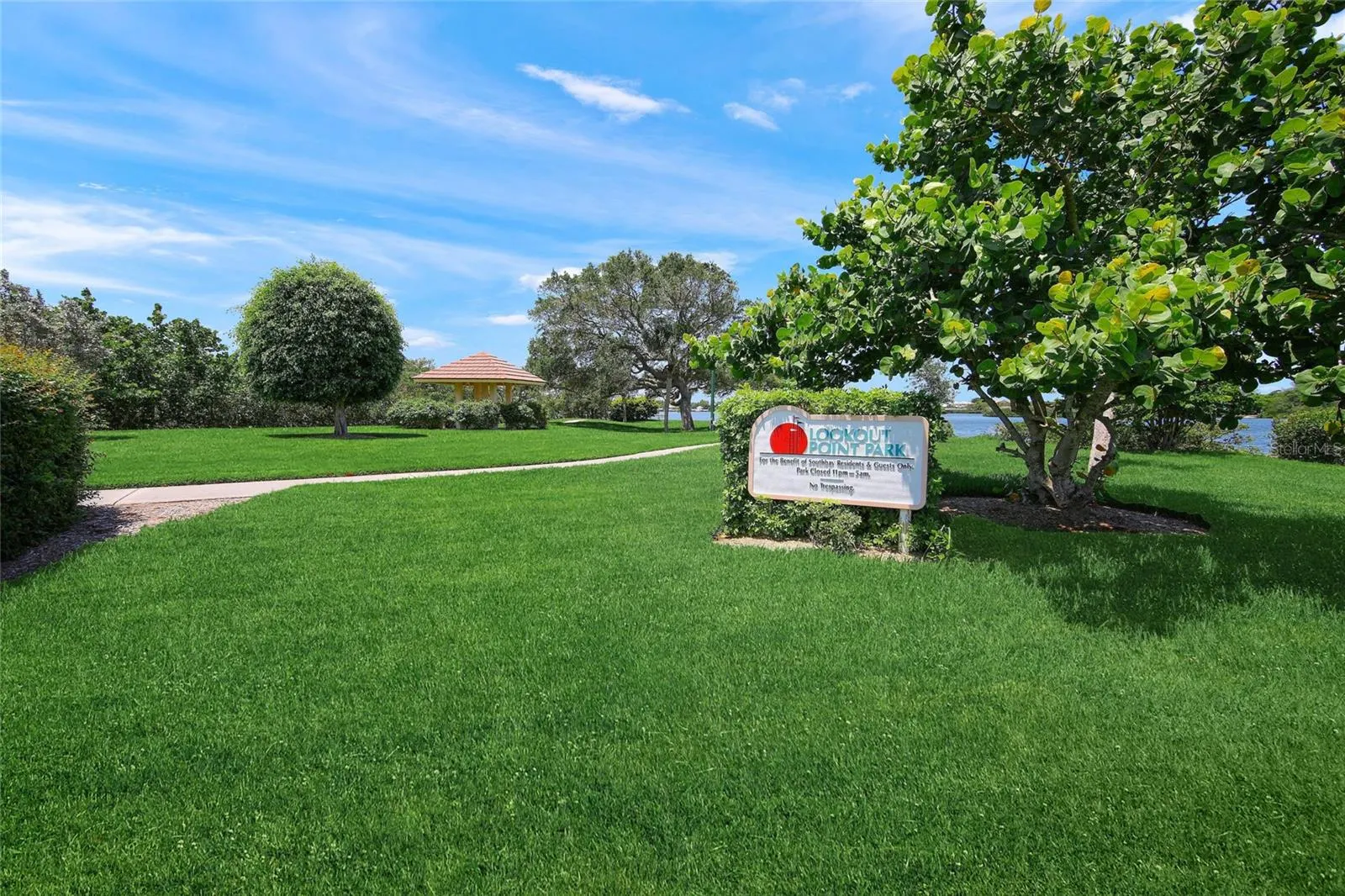 1527 BUOY LN