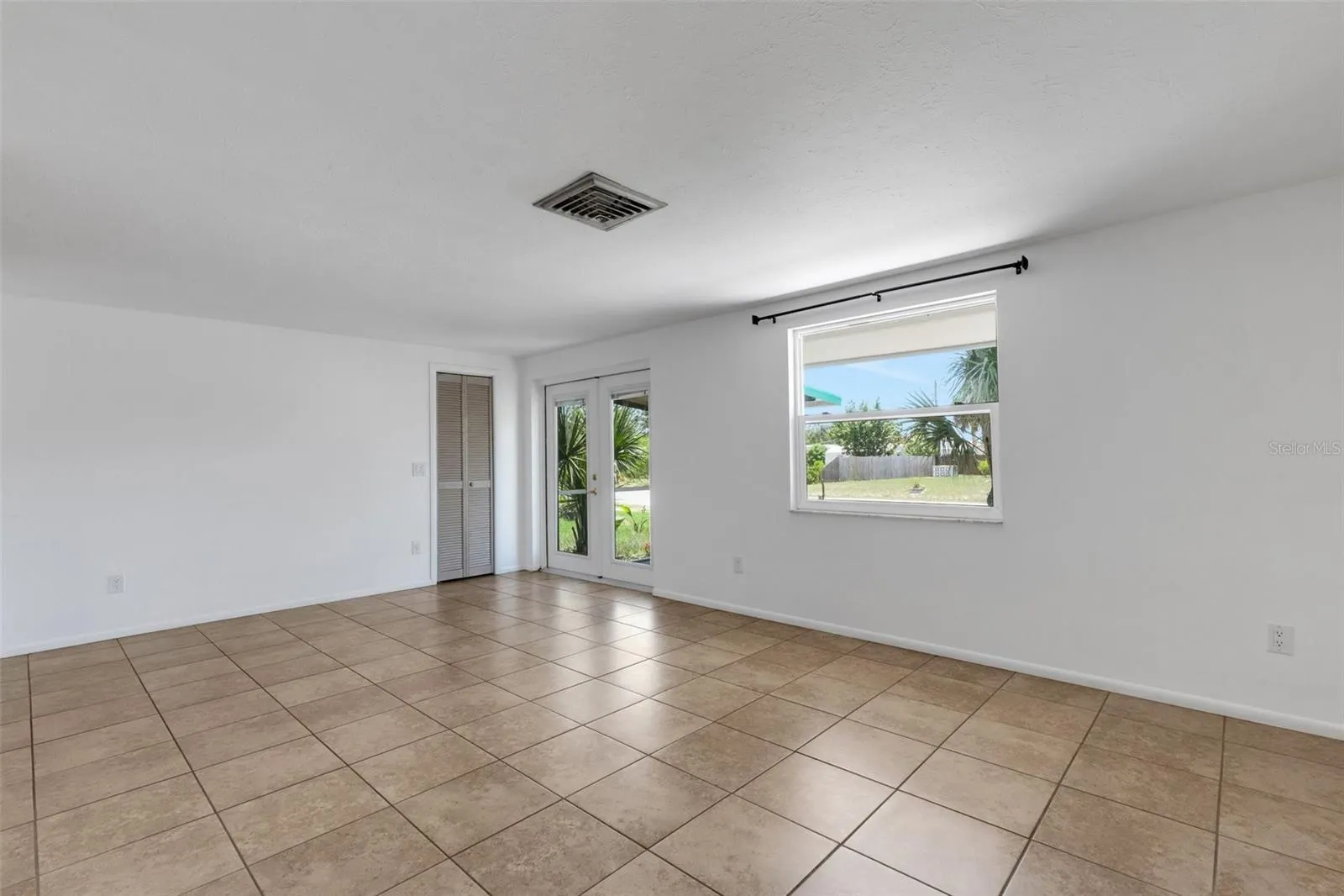112 E MARLAND CT