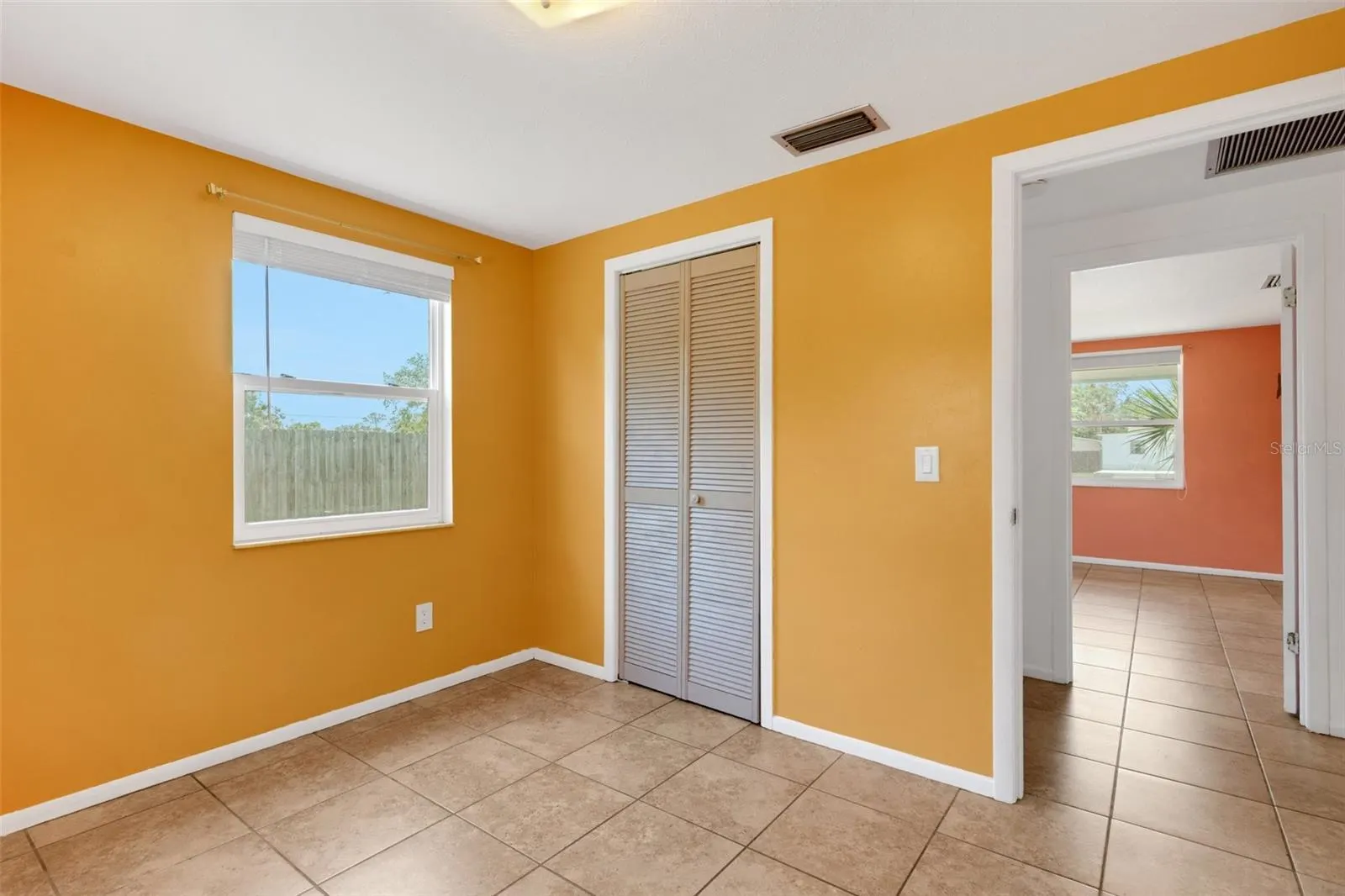 112 E MARLAND CT