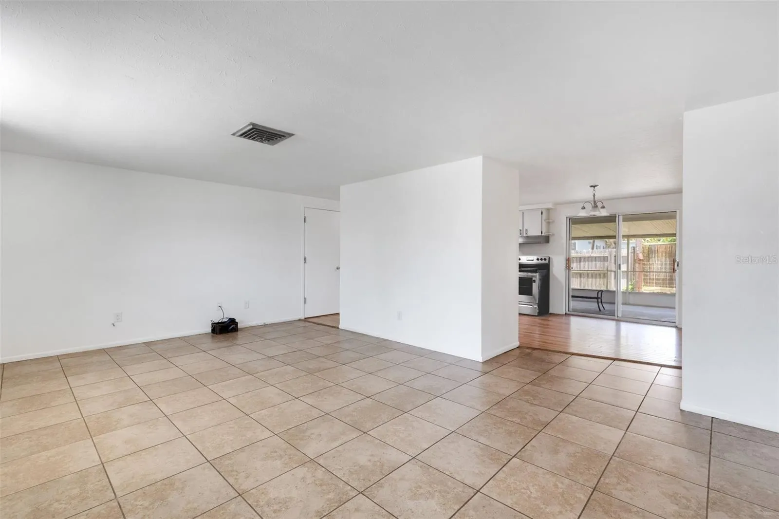 112 E MARLAND CT