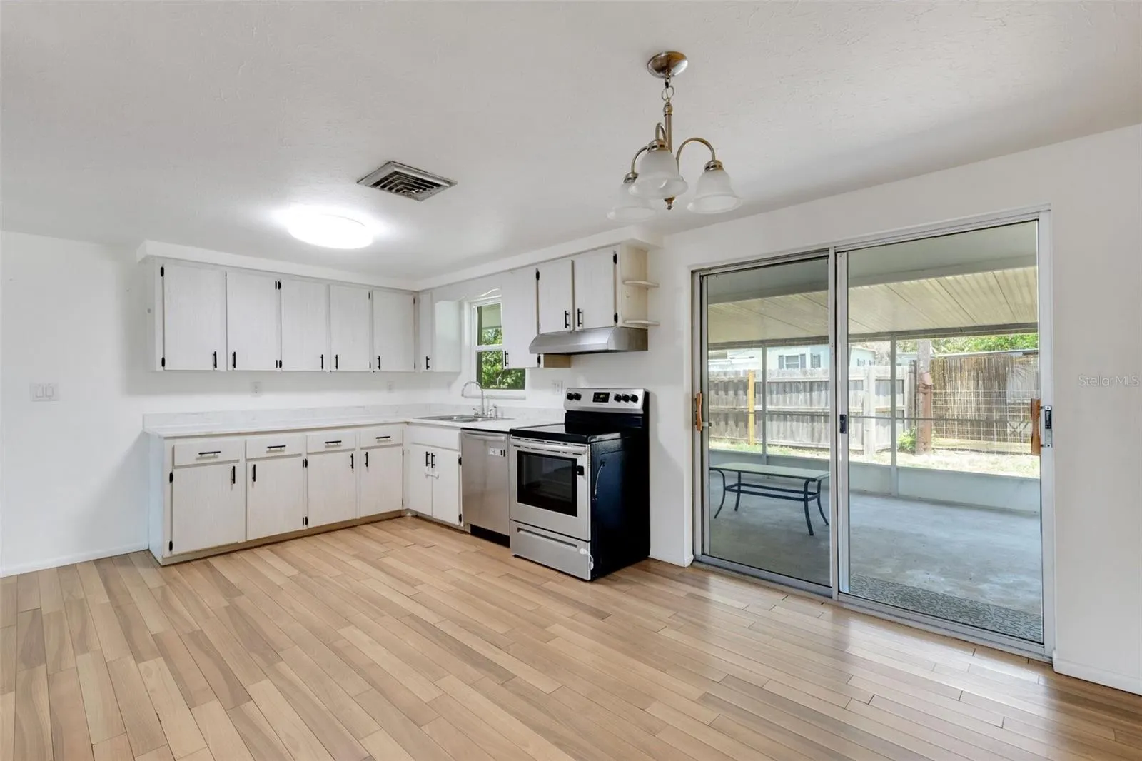 112 E MARLAND CT