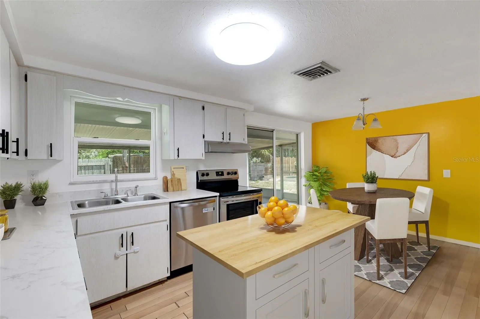 112 E MARLAND CT