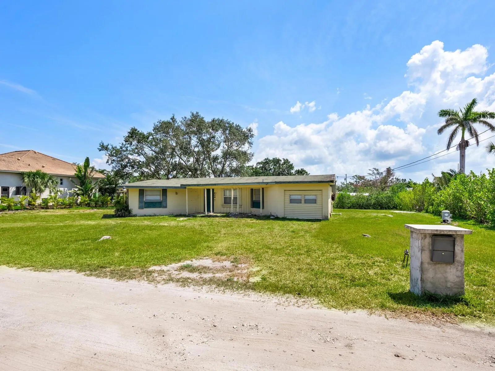 606 BITTNER BLVD