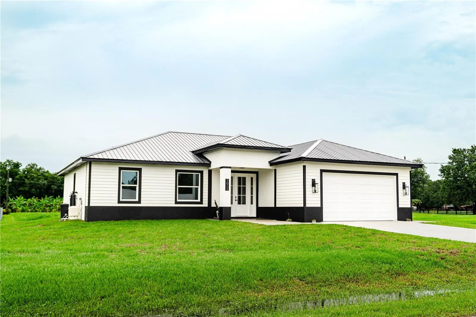 1613 SE SWINGLE TER