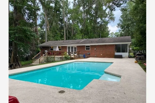 1616 NW 39TH AVE