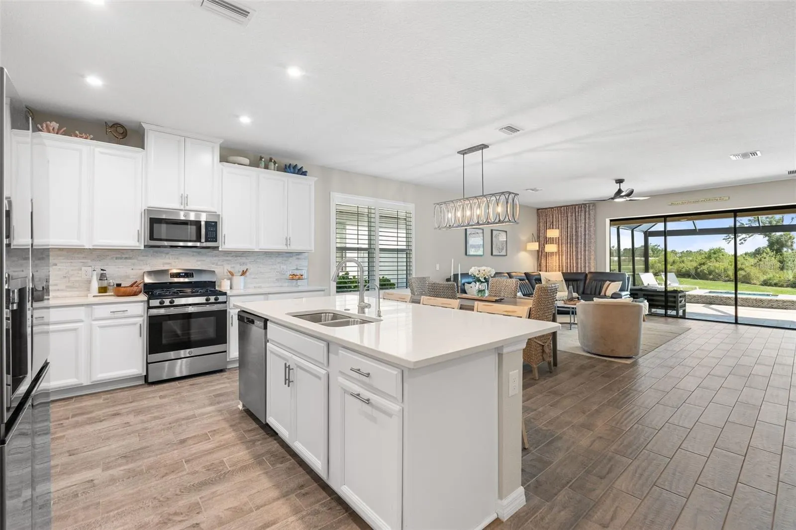 15316 SHADY PALMS LN