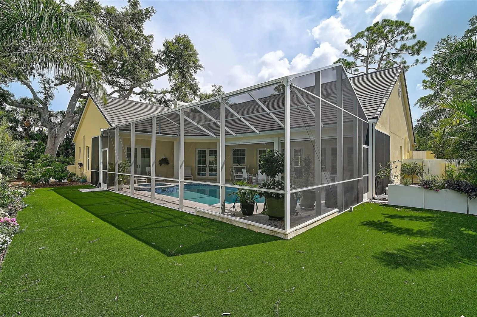 140 SUGAR MILL DR