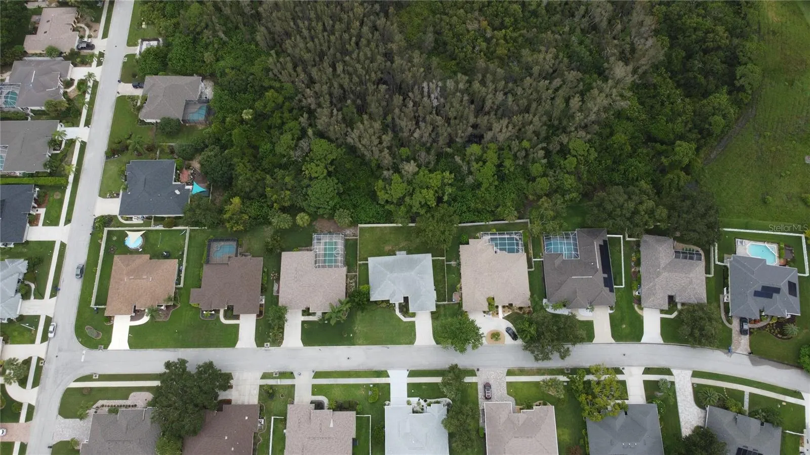 813 OAK POND DR