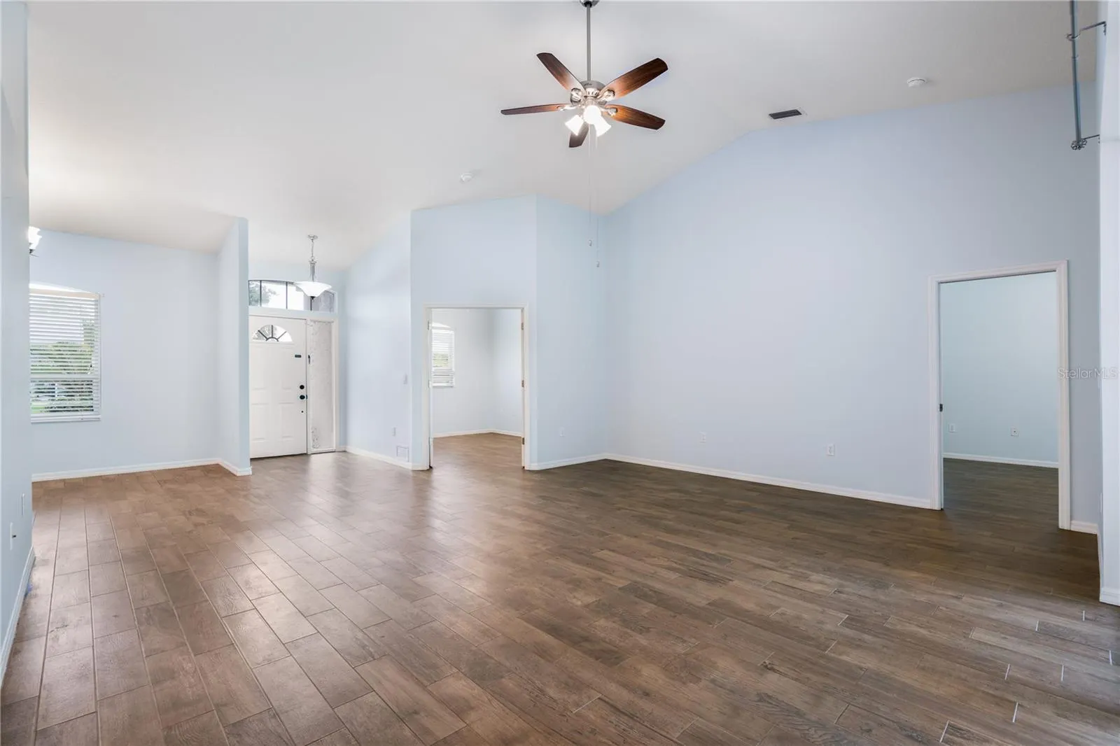 813 OAK POND DR