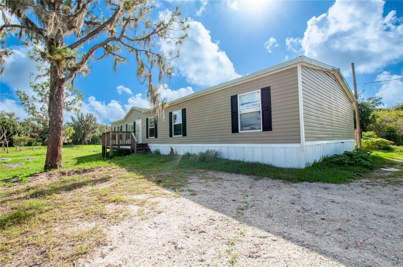 437 BRONCO DR