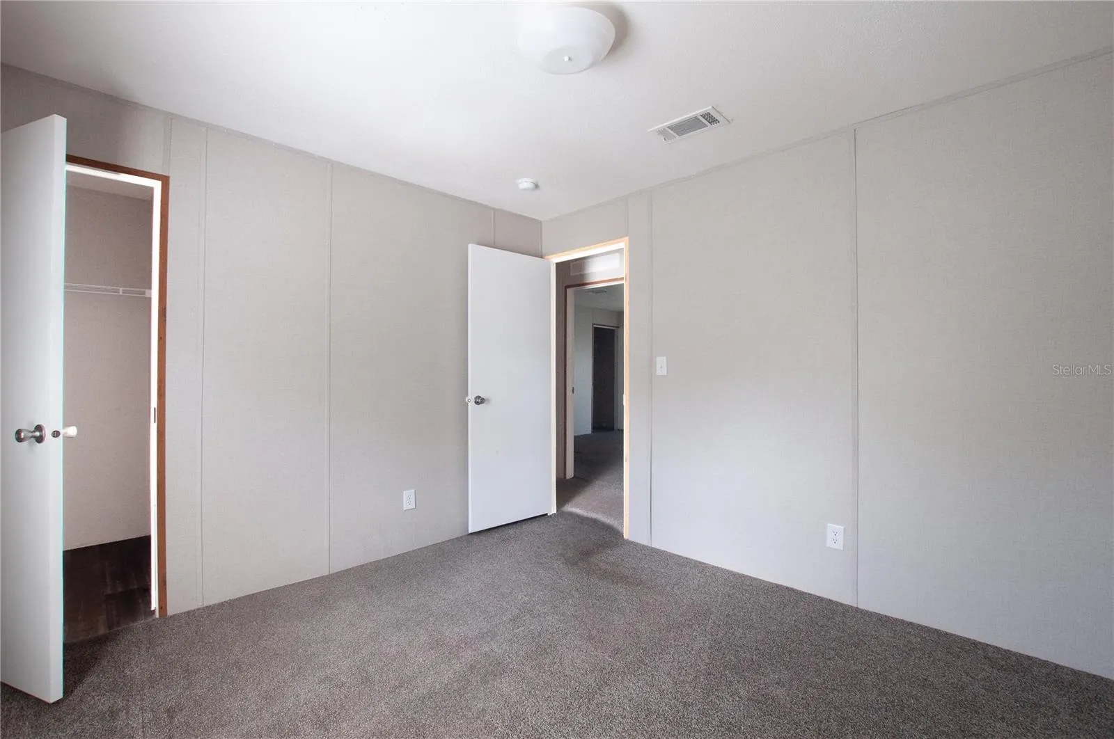 437 BRONCO DR