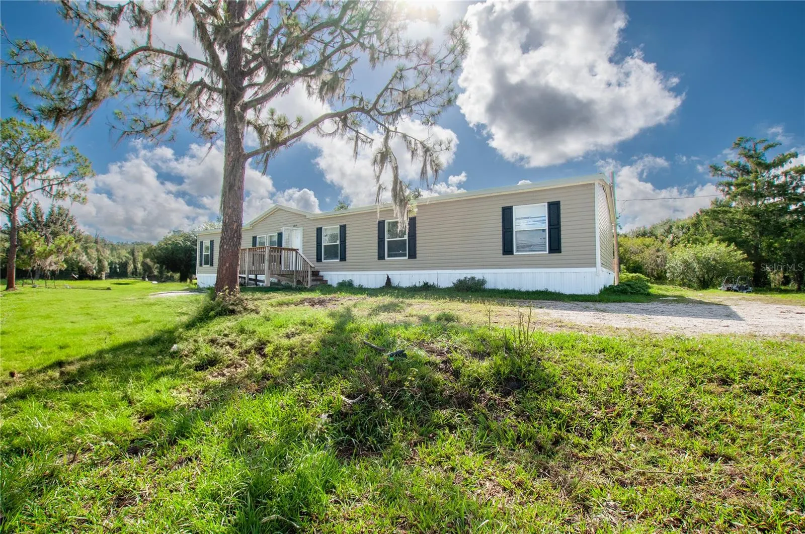 437 BRONCO DR