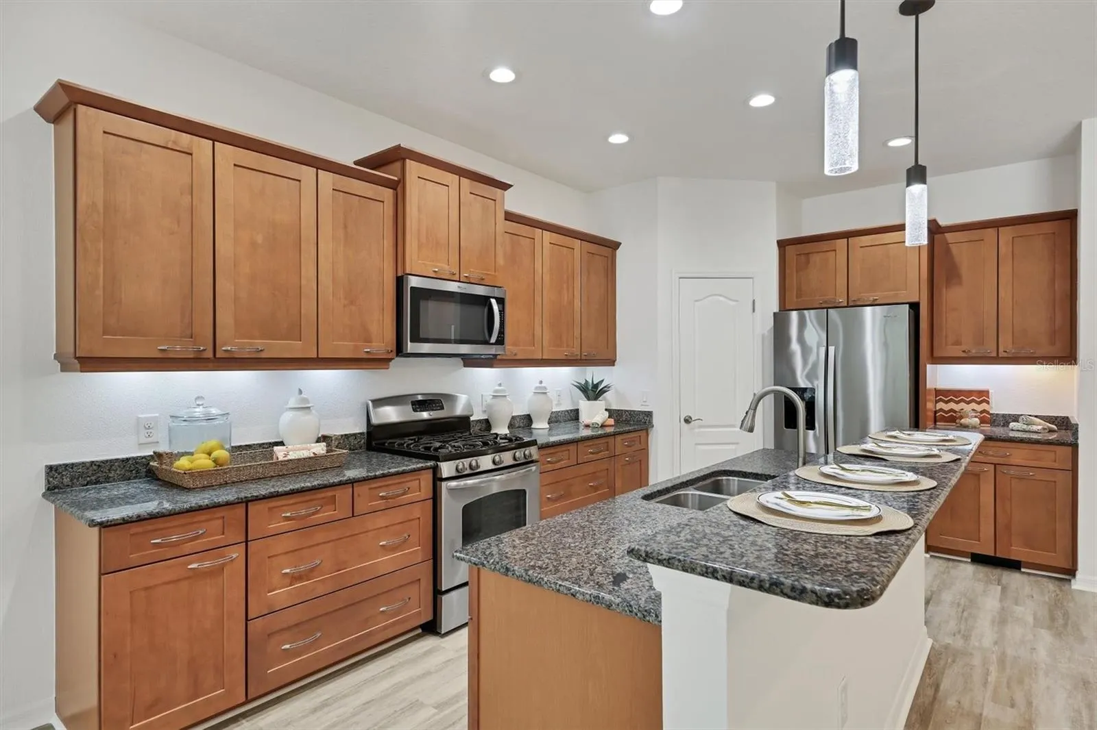 4806 LAKE BREEZE TER