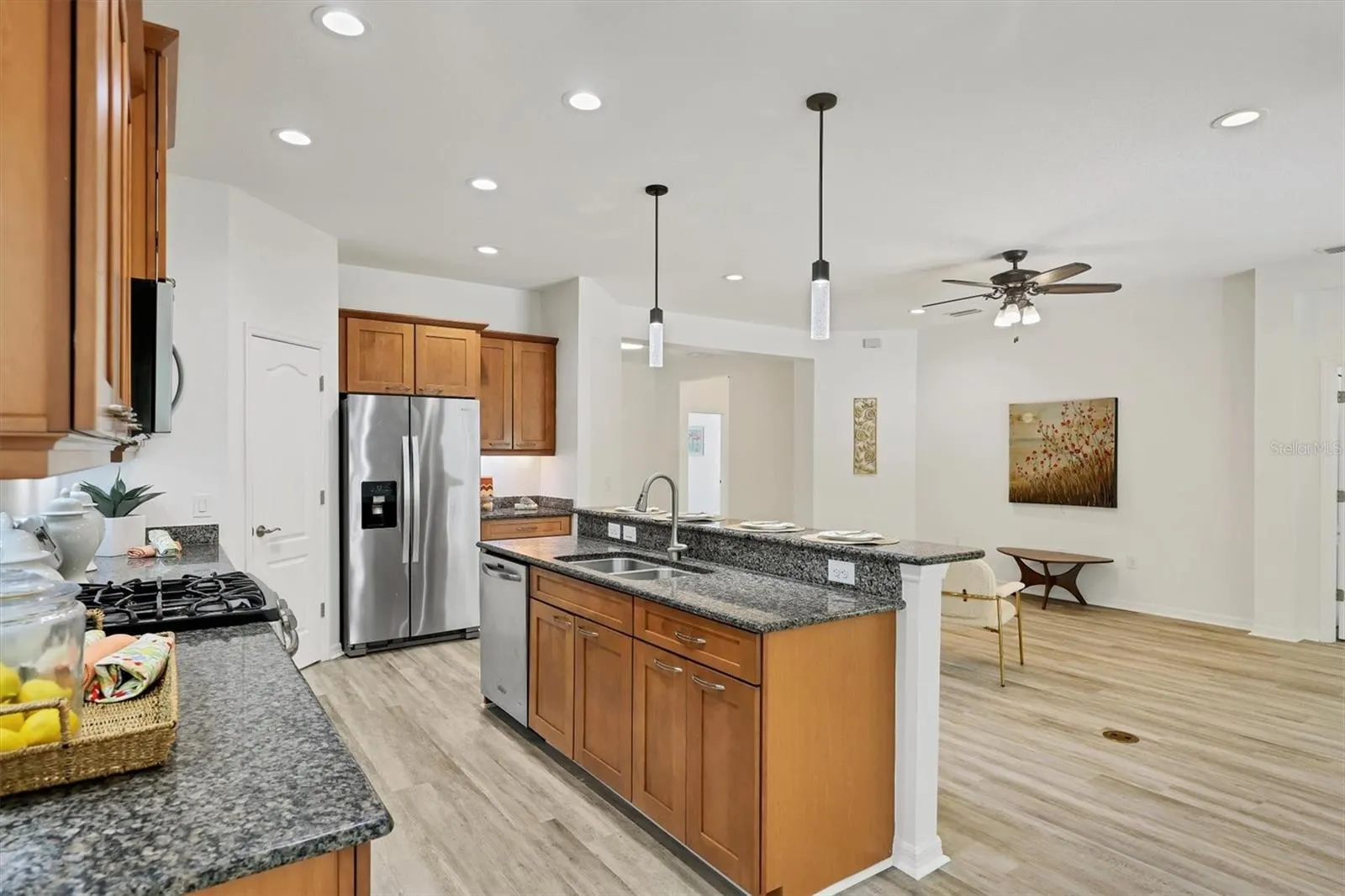 4806 LAKE BREEZE TER