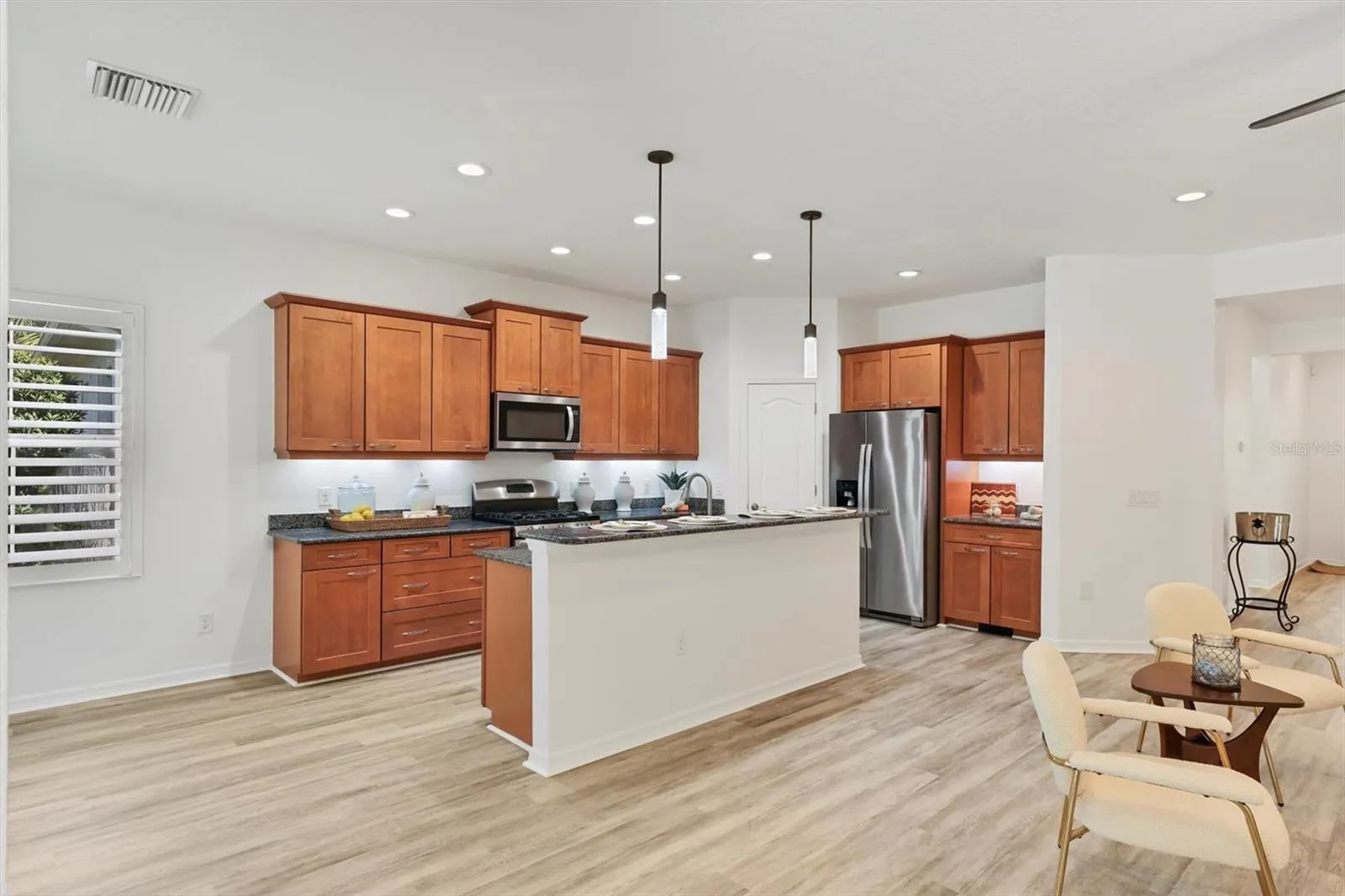 4806 LAKE BREEZE TER