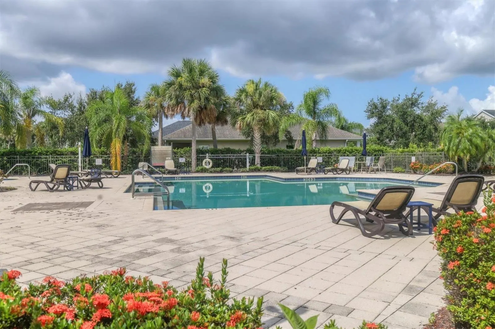4806 LAKE BREEZE TER