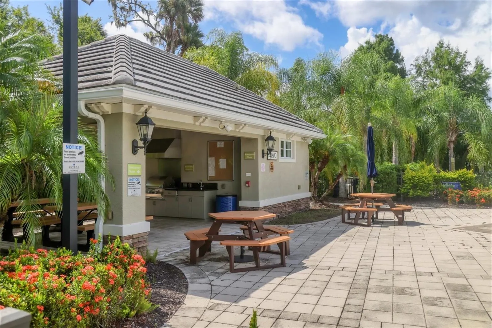 4806 LAKE BREEZE TER